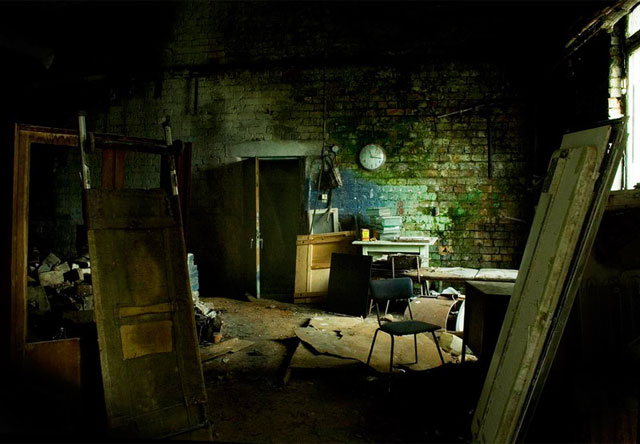room urban decay photography