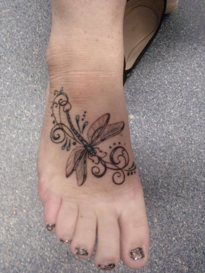 32 Inspirational Tattoos with Meaning and Expression 