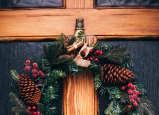 Decorate Your Door with This DIY Farmhouse Wreath